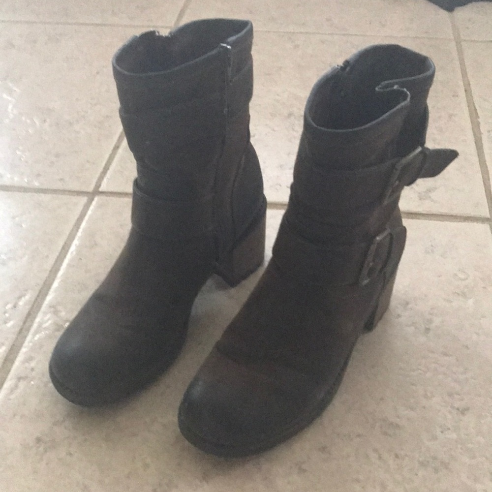 Sonoma boots
